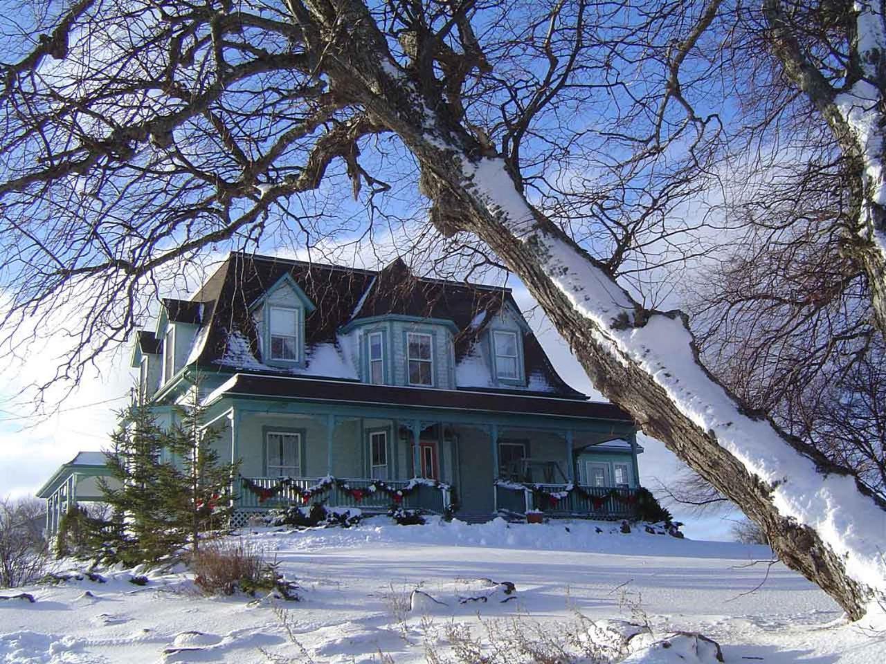 Points East Coastal Inn Saint Peters Bay 외부 사진